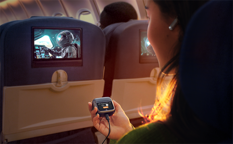 JBL Tour Pro 3 Utilisez l&rsquo;&eacute;tui de recharge intelligent Smart Charging Case&trade; pour vous divertir o&ugrave; que vous soyez - Image