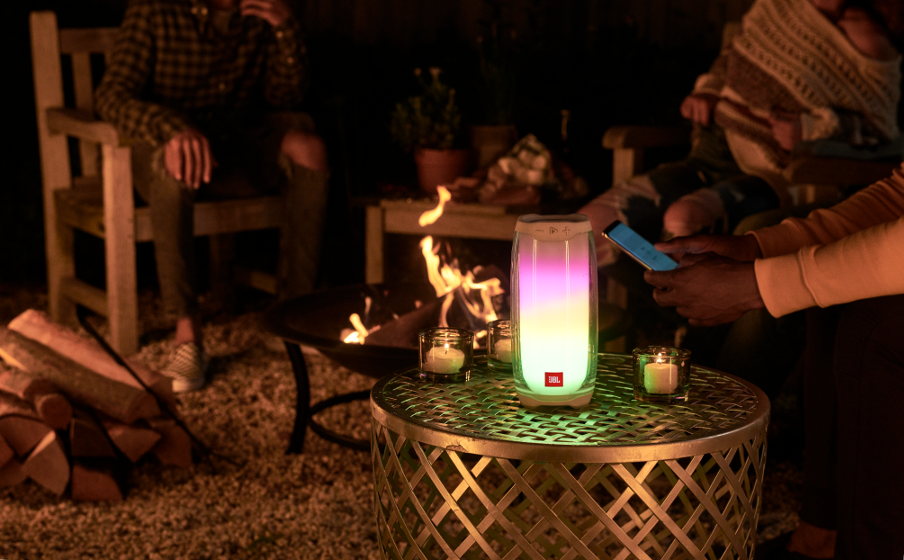 JBL Pulse 4 Des lumi&egrave;res dans la nuit - Image